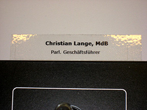 Christian Langes Namensschild am Fraktionsplatz